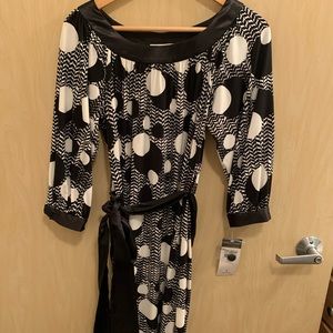 Donna Rico New York Size 4 Dress with 3/4 sleeves. *nwt